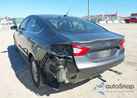 2016 Ford Fusion S z USA, uszkodzony, nr VIN 3FA6P0G70GR354609